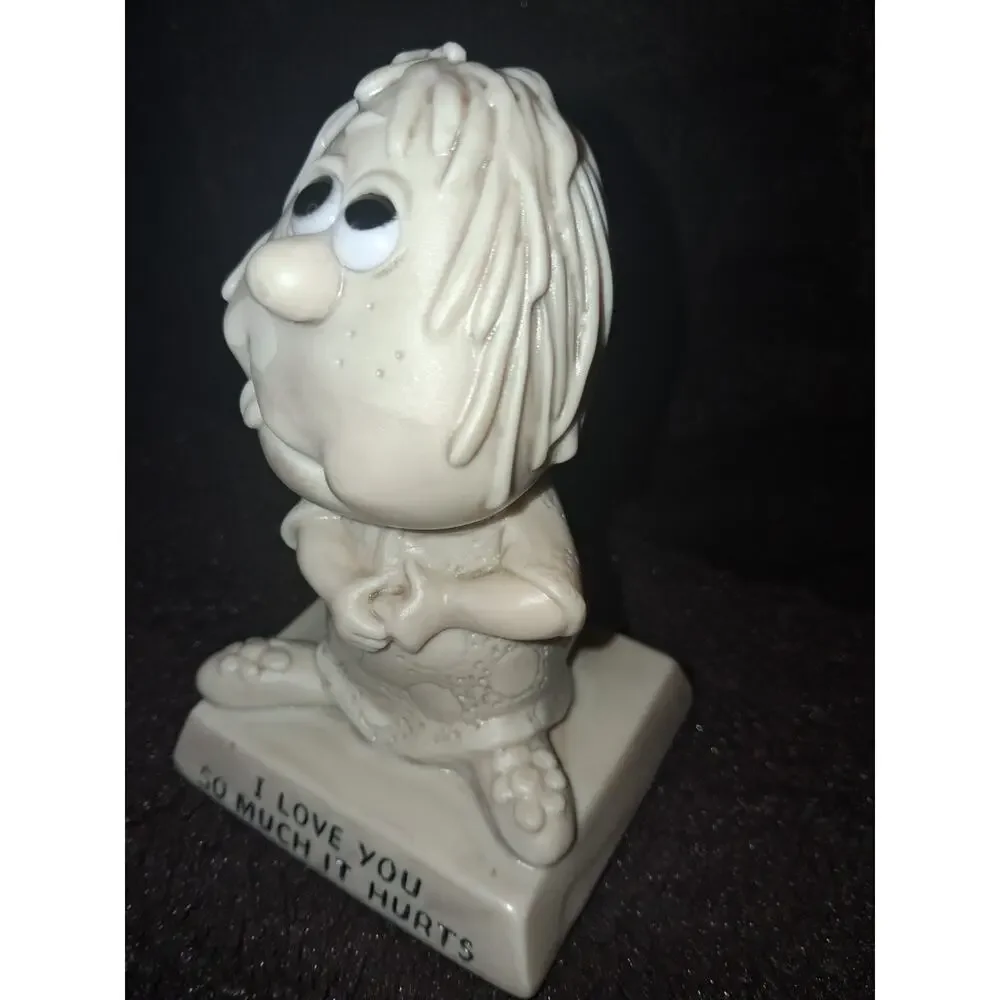 Vintage I LOVE YOU THIS MUCH IT HURTS Russ Berrie 1968 Blue Resin Figurine